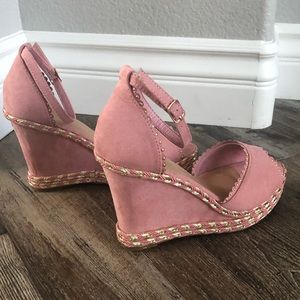 BRAND NEW✨NEVER WORN blush pink wedge sandal.
